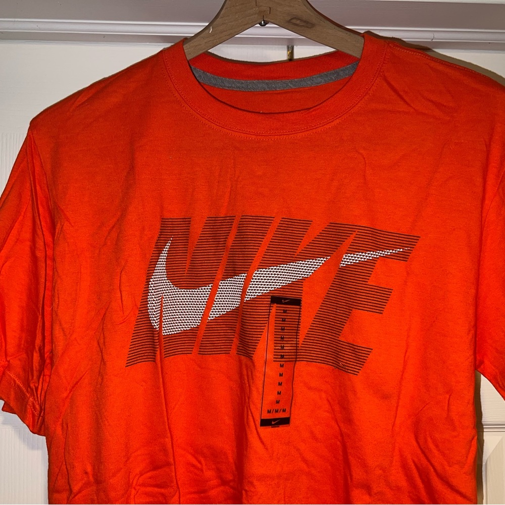 Nike Men’s Orange Short Sleeve T-Shirt Medium